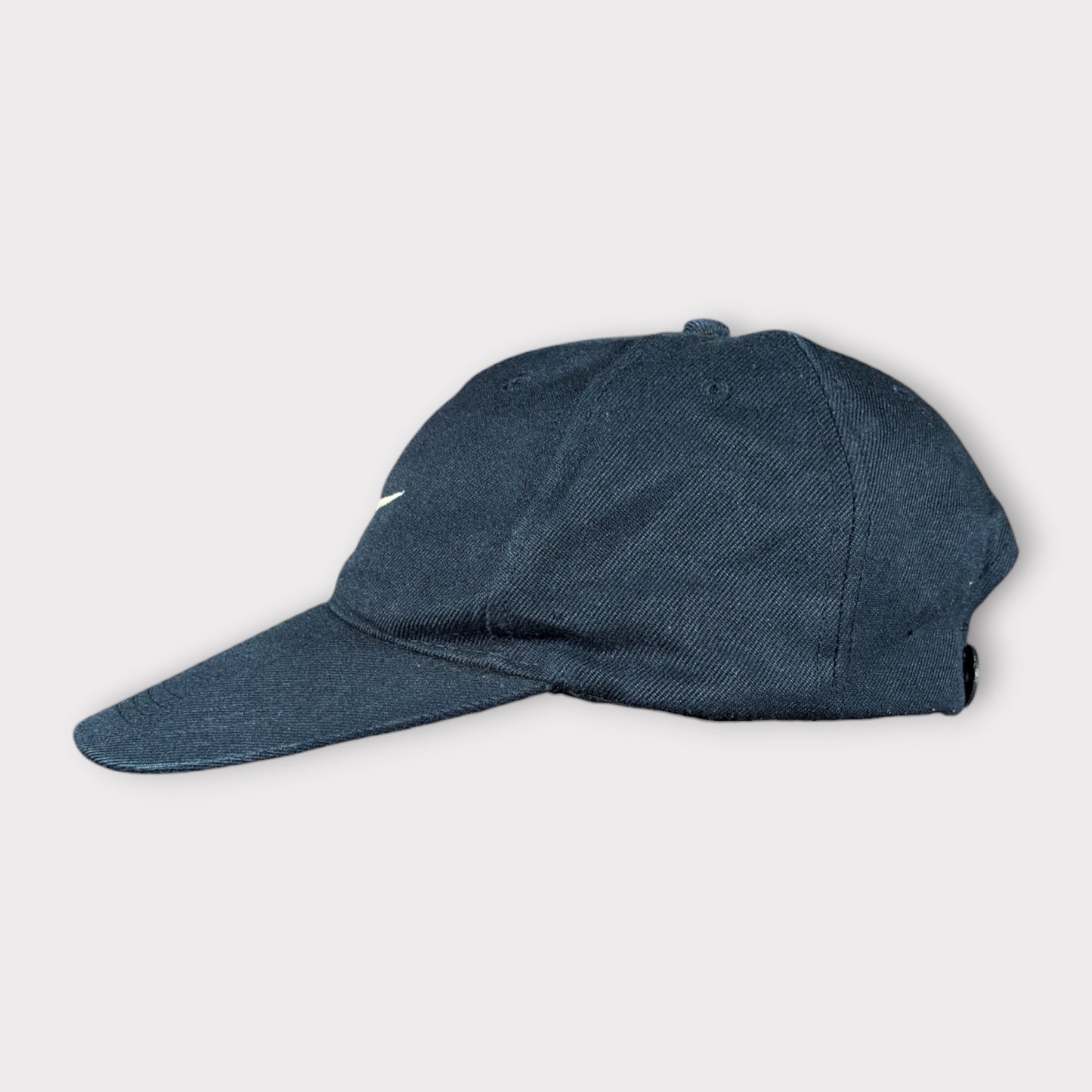 NIKE | NAVY EMBROIDERED SWOOSH CAP
