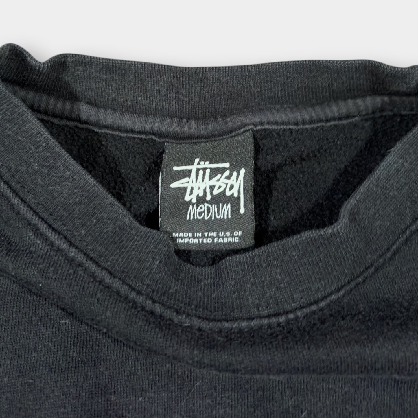 STUSSY | BLACK GOTHIC SPELLOUT SWEATSHIRT (M)