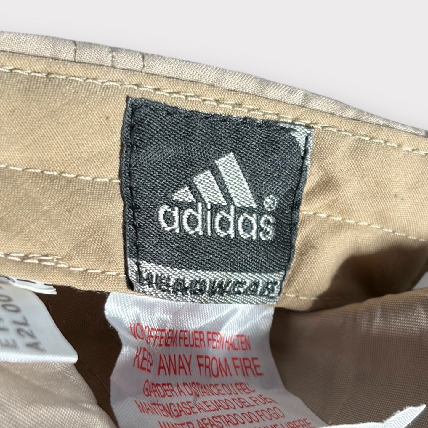 ADIDAS | BEIGE EMBROIDERED CAP (ONE SIZE)