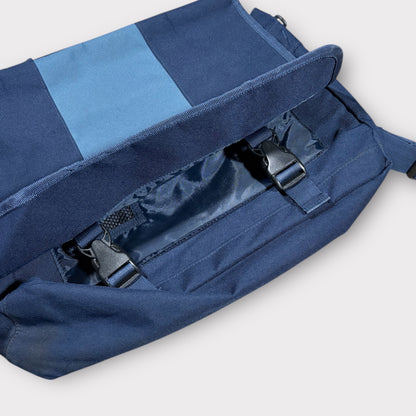 NIKE 00s SWOOSH MESSENGER BAG