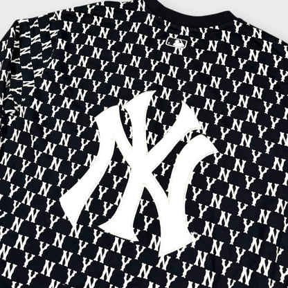 NEW YORK YANKEES MONOGRAM SWEATSHIRT (M)