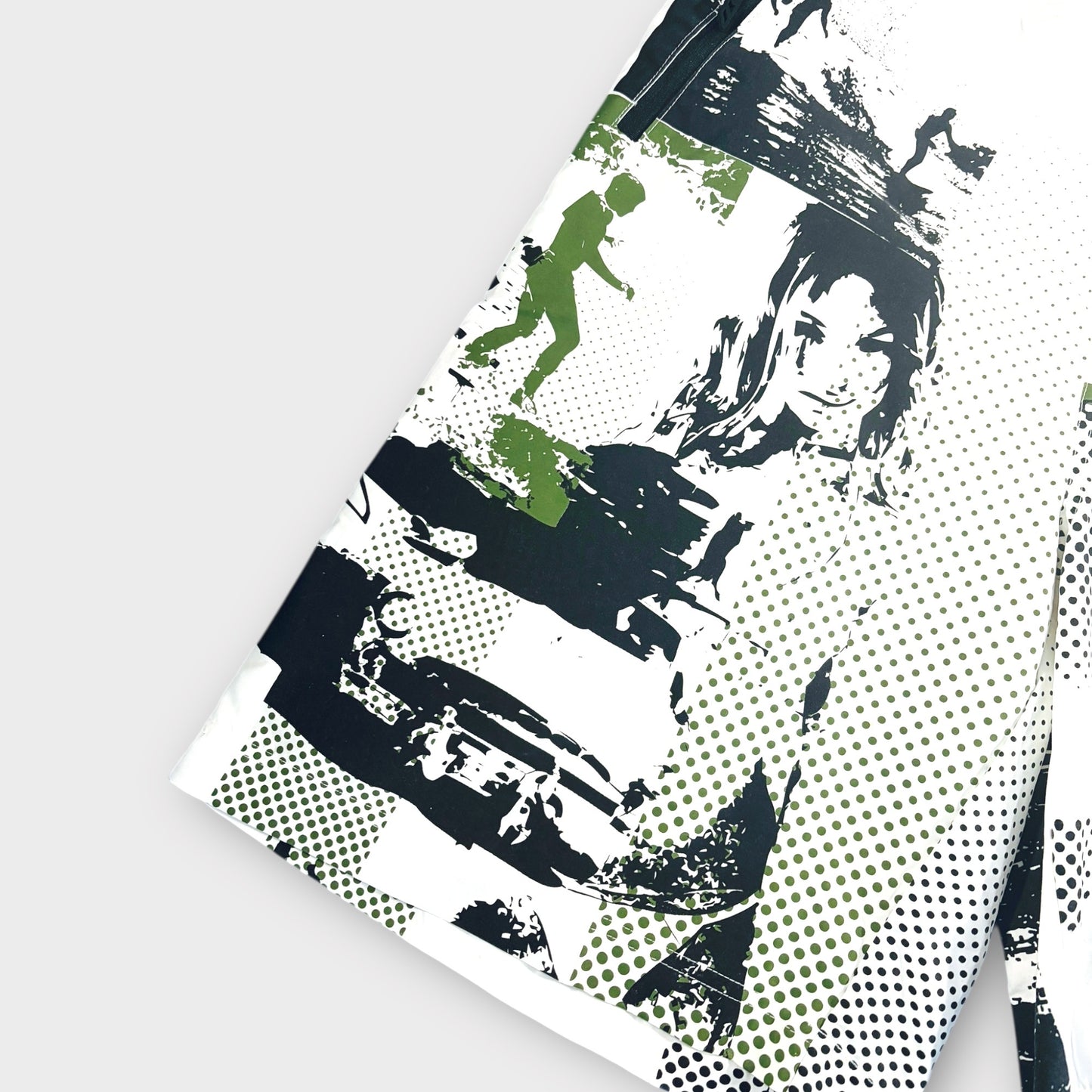 TRESPASS | Y2K SURFER GRAPHIC BOARD SHORTS (XL)