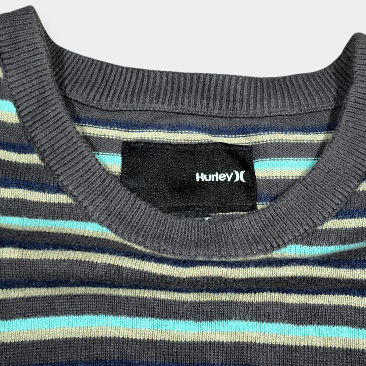 HURLEY | Y2K MULTICOLOURED STRIPED SURF SWEATSHIRT (M)
