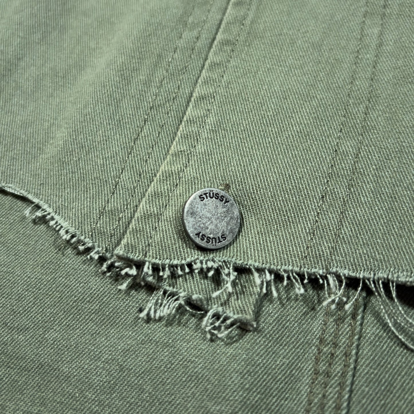 STUSSY | KHAKI CROPPED DENIM JACKET (XL)