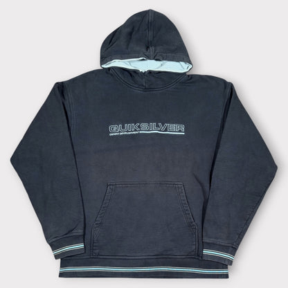 QUICKSILVER | 90S NAVY DENIM DEVELOPMENT SPELLOUT EMBROIDERED HOODIE (XL)