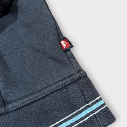 QUICKSILVER | 90S NAVY DENIM DEVELOPMENT SPELLOUT EMBROIDERED HOODIE (XL)