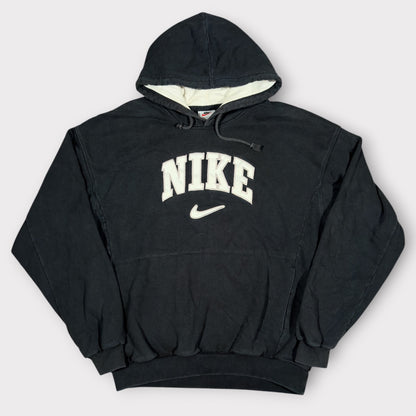 NIKE | 90s EMBROIDERED BLACK SPELLOUT HOODIE (L)