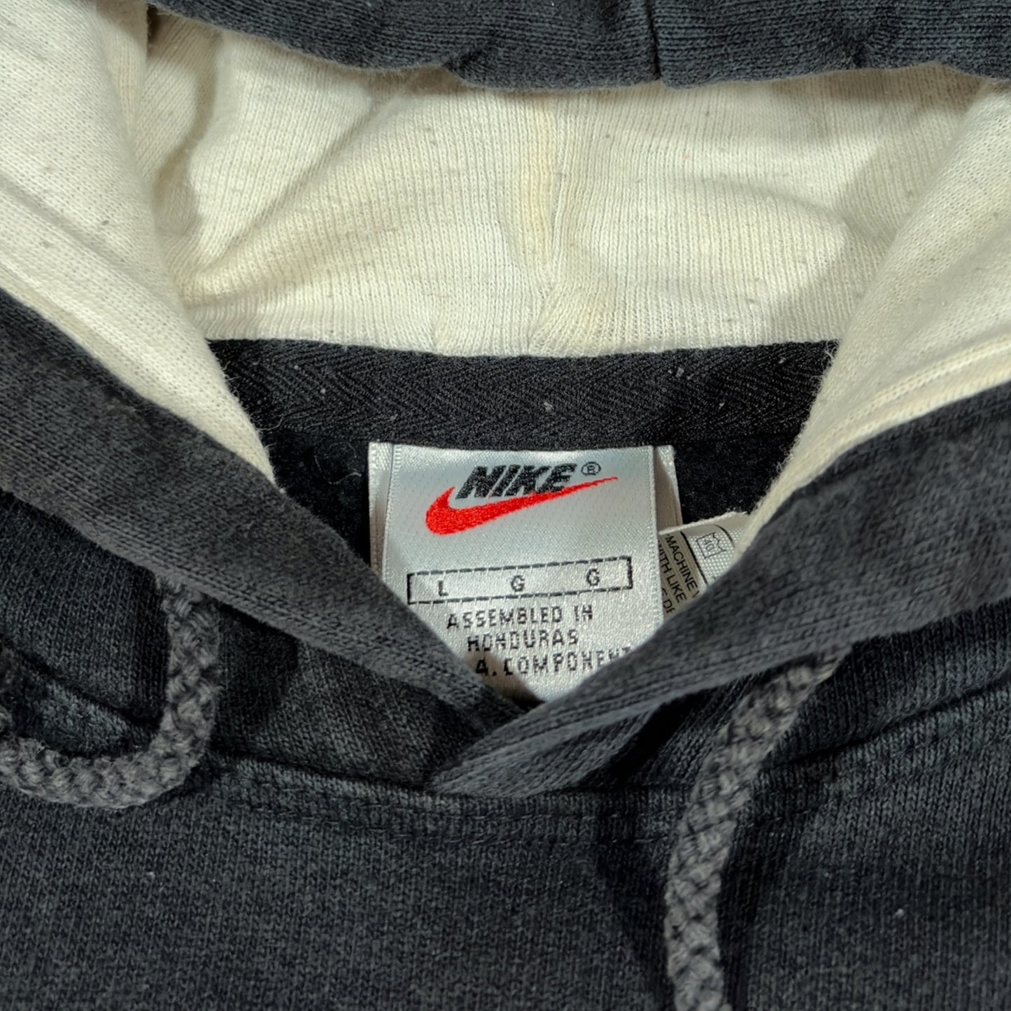 NIKE | 90s EMBROIDERED BLACK SPELLOUT HOODIE (L)