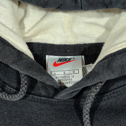 NIKE | 90s EMBROIDERED BLACK SPELLOUT HOODIE (L)