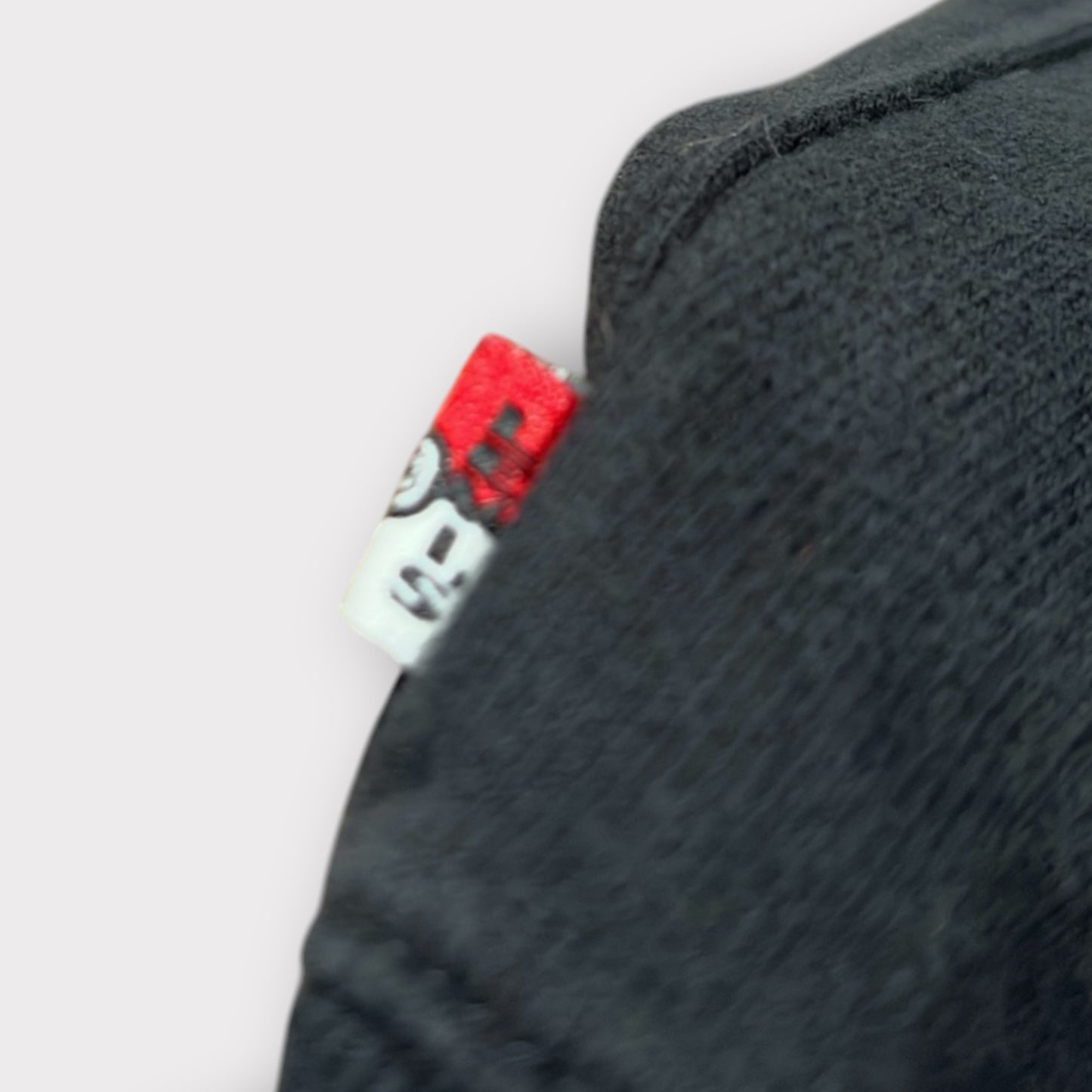 LEVIS X POKEMON | PIKACHU EMBROIDERED SWEATSHIRT (XL)