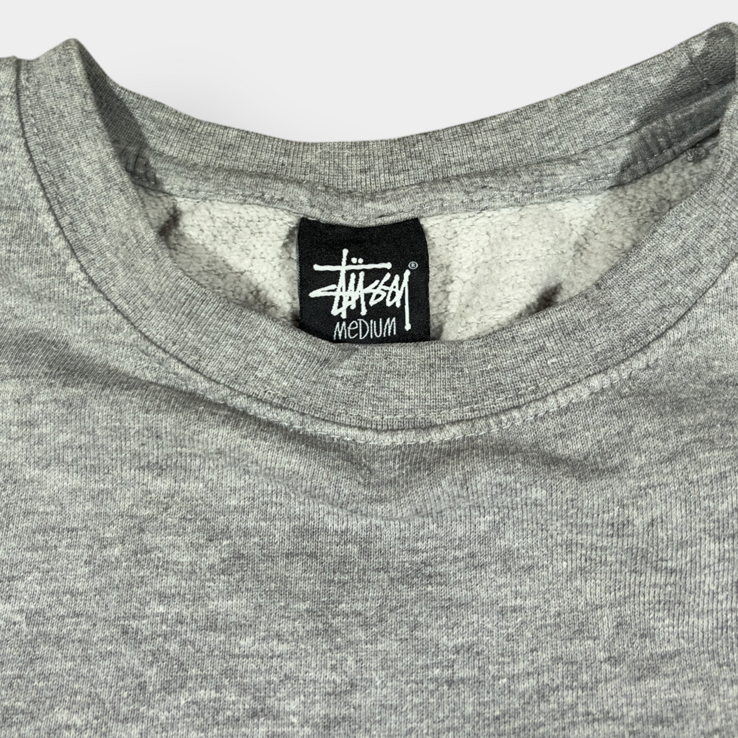 STUSSY | GREY SPELLOUT SWEATSHIRT (M)
