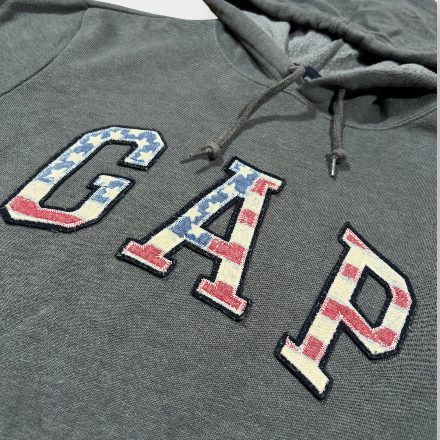 GAP | 2000s VINTAGE GREY USA SPELLOUT HOODIE (S)