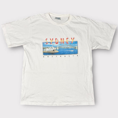 QUOZ | VINTAGE SYDNEY AUSTRALIA GRAPHIC TEE (L)