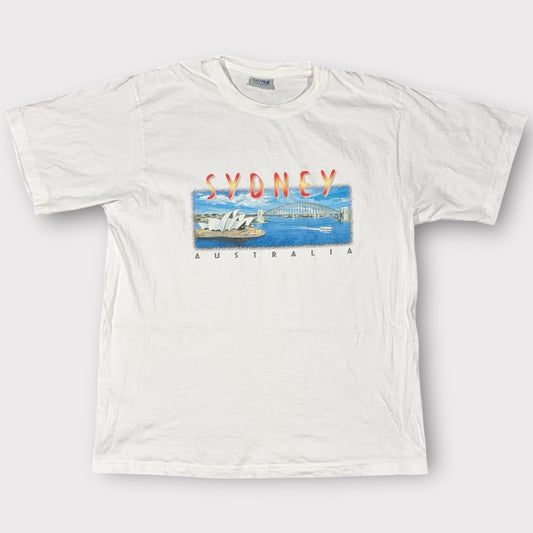 QUOZ | VINTAGE SYDNEY AUSTRALIA GRAPHIC TEE (L)