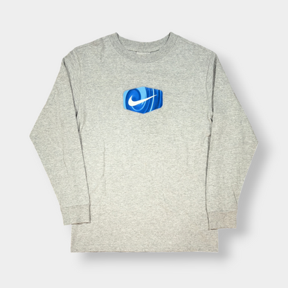 NIKE | 2000s VINTAGE GREY LONG SLEEVE BASKETBALL GRAPHIC TEE (M YOUTH)
