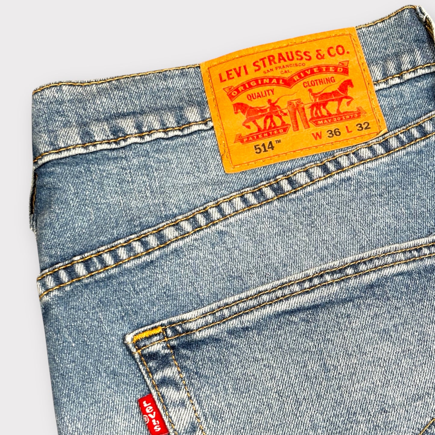 LEVIS VINTAGE 514 DENIM JEANS (W36 L32)