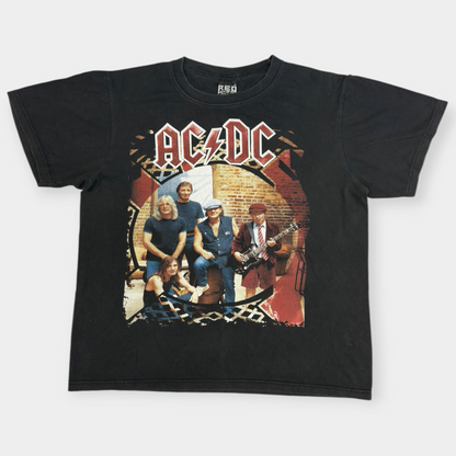 AC/DC | DOUBLE-SIDED VINTAGE GRAPHIC TEE (L)