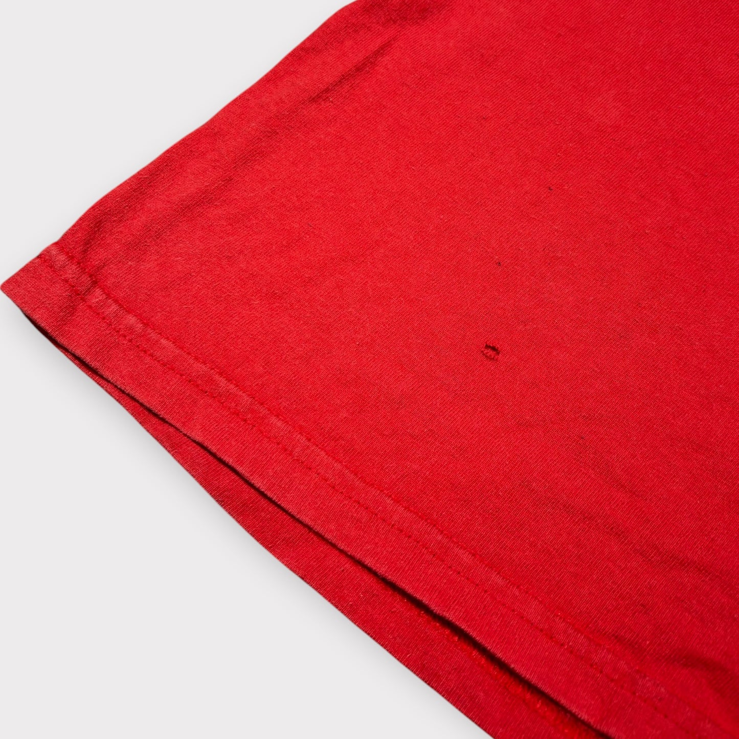 AVIREX | VINTAGE SPELLOUT LOGO GRAPHIC TEE IN RED (XL)