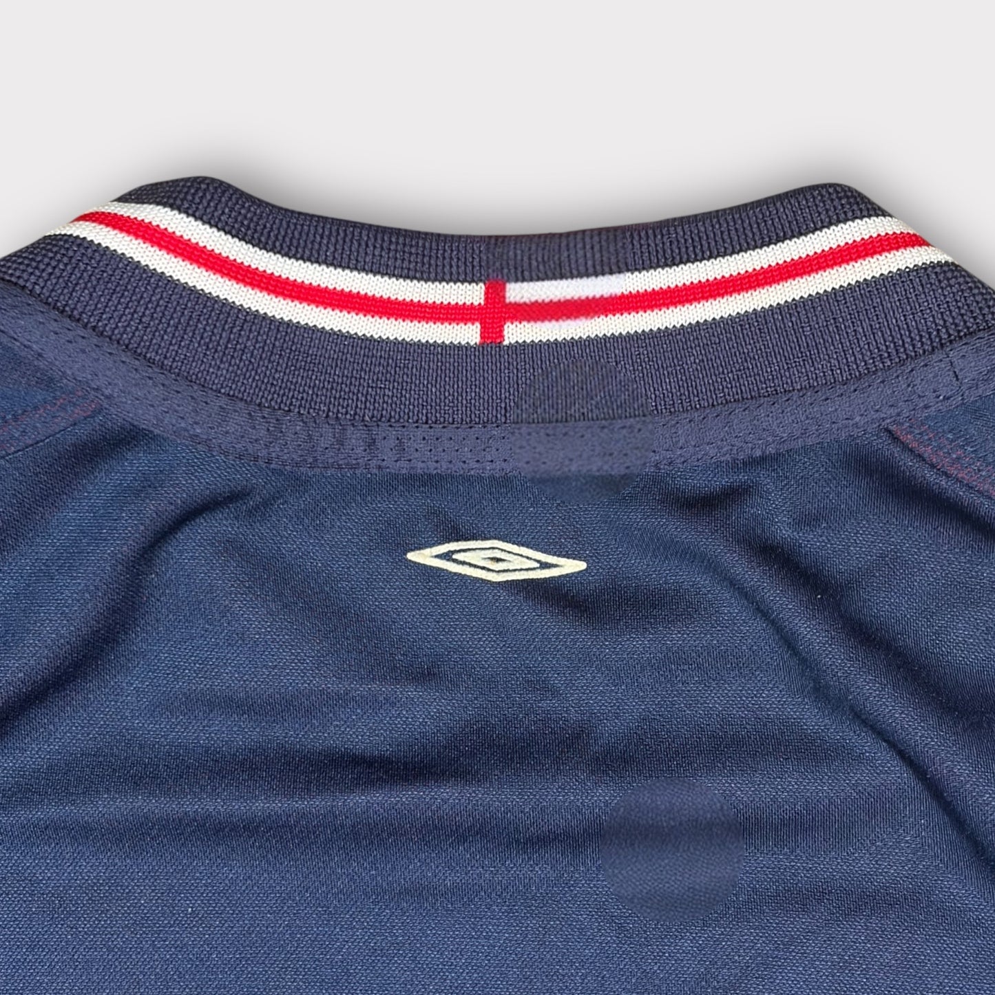 UMBRO | ENGLAND 2002-04 REVERSIBLE AWAY JERSEY (M)