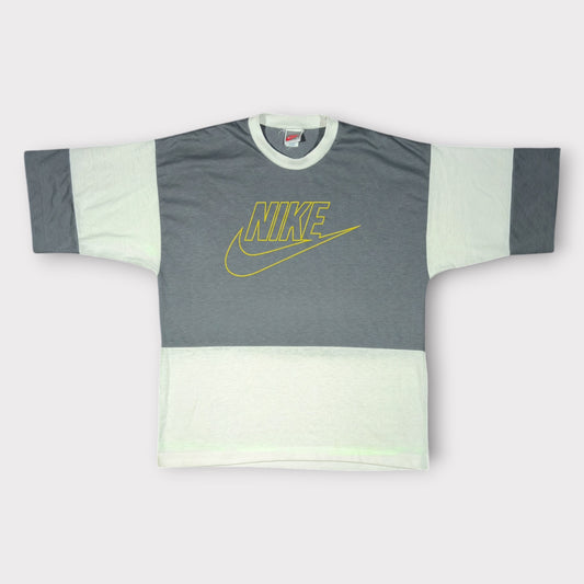 NIKE | 1980s VINTAGE SINGLE STITCH GREY AND WHITE SPELLOUT LOGO TEE (M)