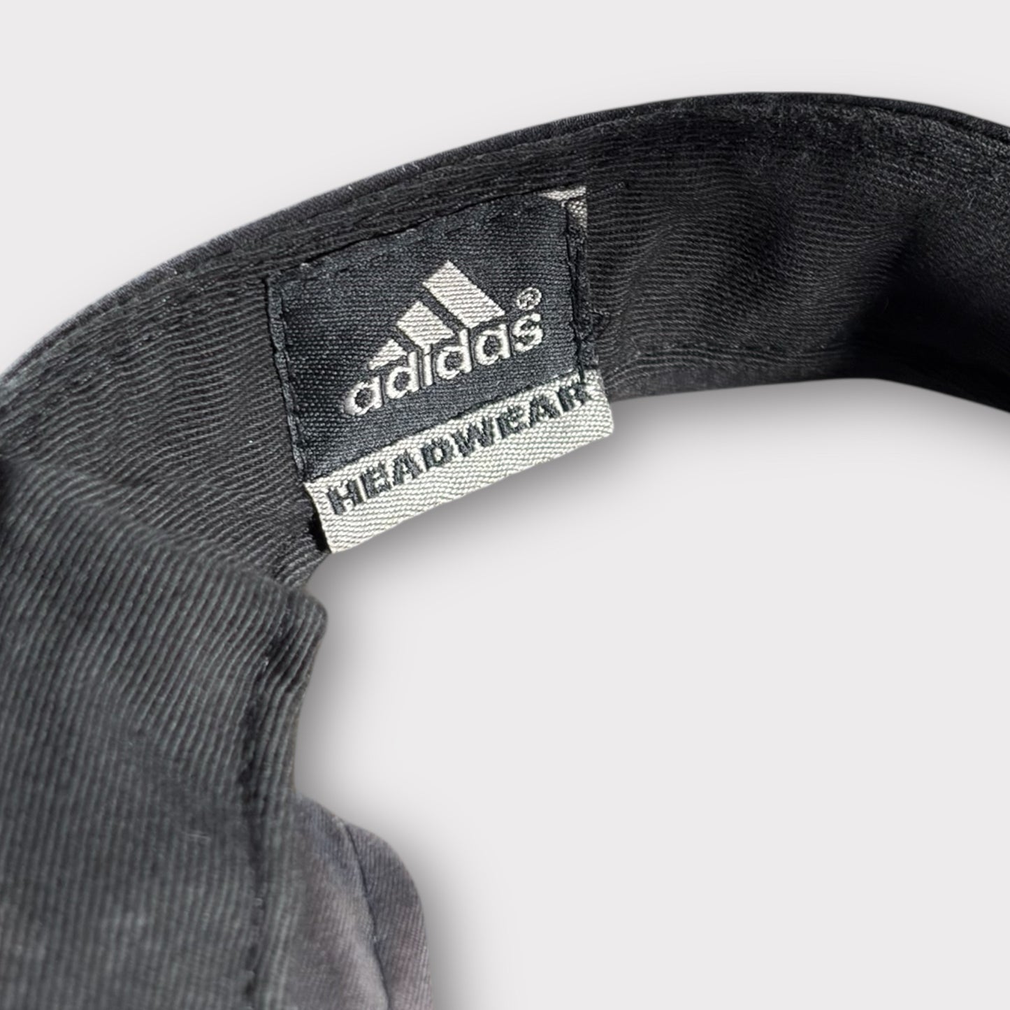 ADIDAS | Y2K VINTAGE EMBROIDERED VISOR CAP