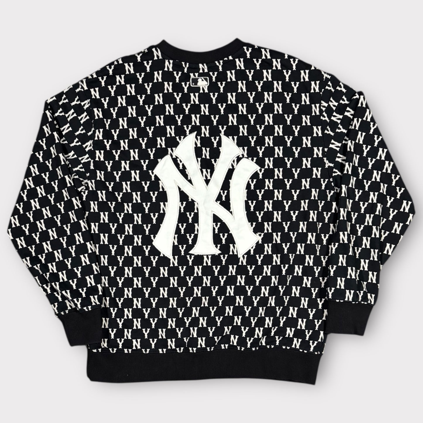 NEW YORK YANKEES MONOGRAM SWEATSHIRT (M)