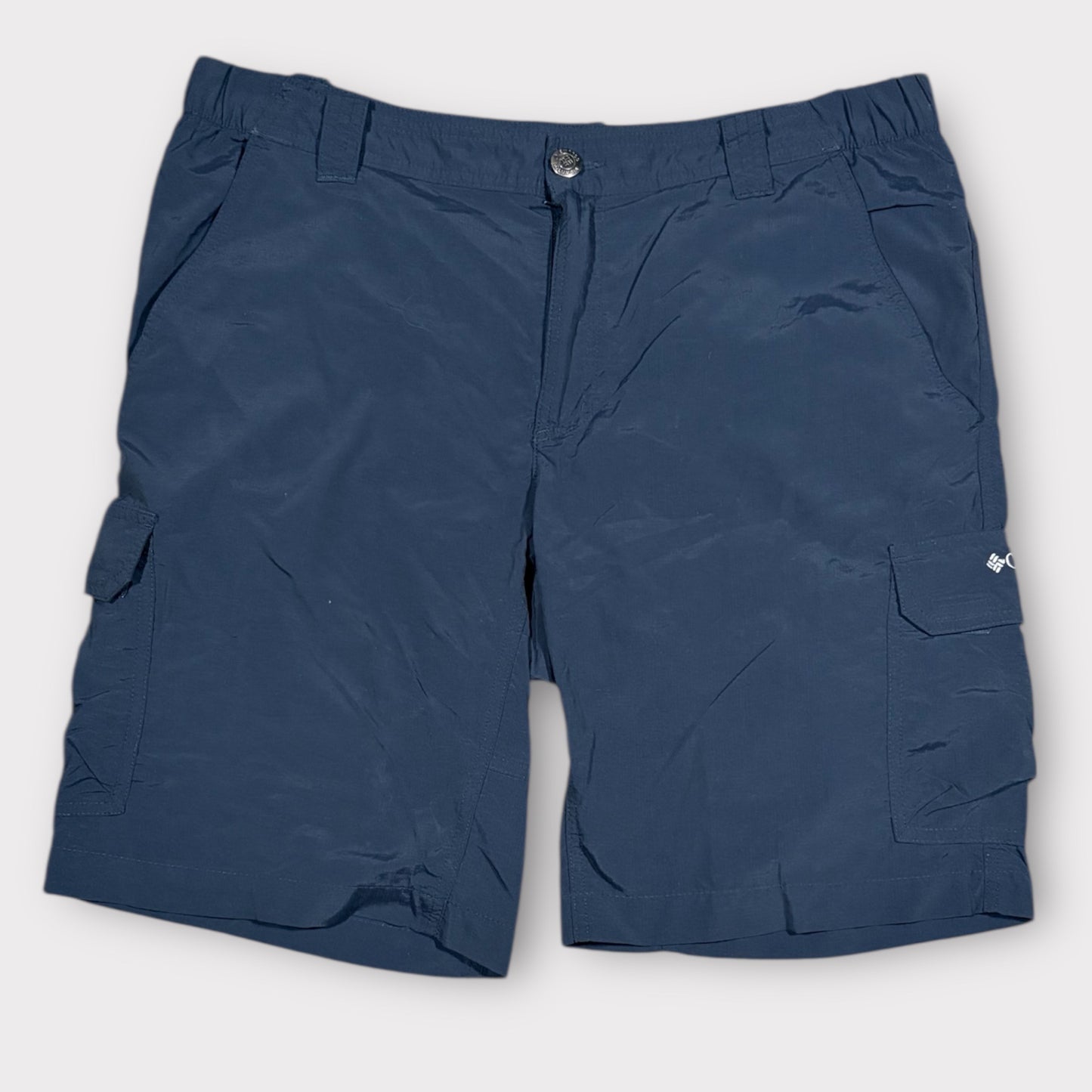 COLUMBIA | GORPCORE CARGO SHORTS (W36)