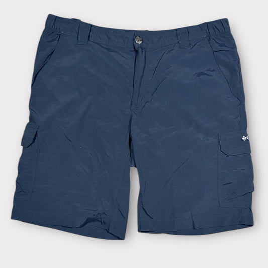 COLUMBIA | GORPCORE CARGO SHORTS (W36)