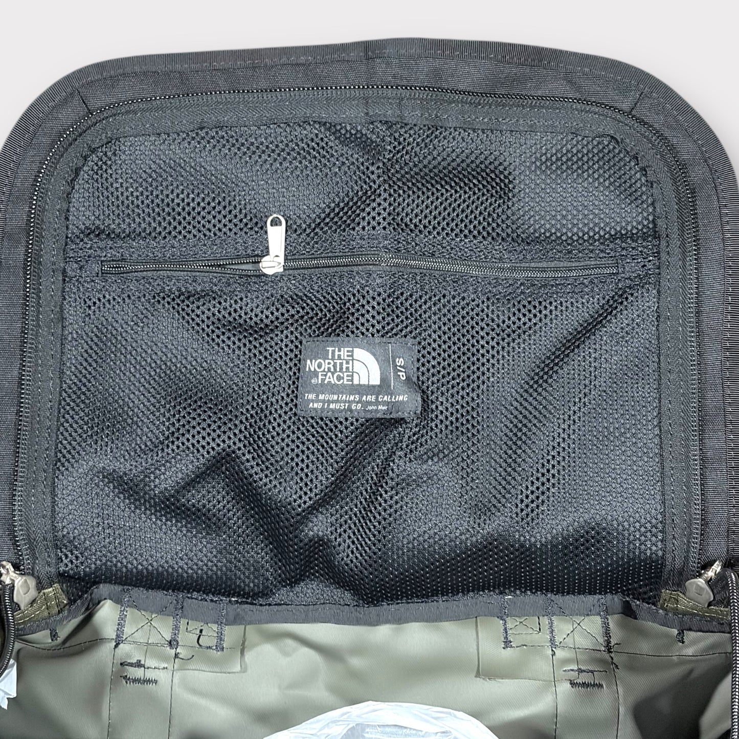 THE NORTH FACE GILMAN DUFFEL BAG