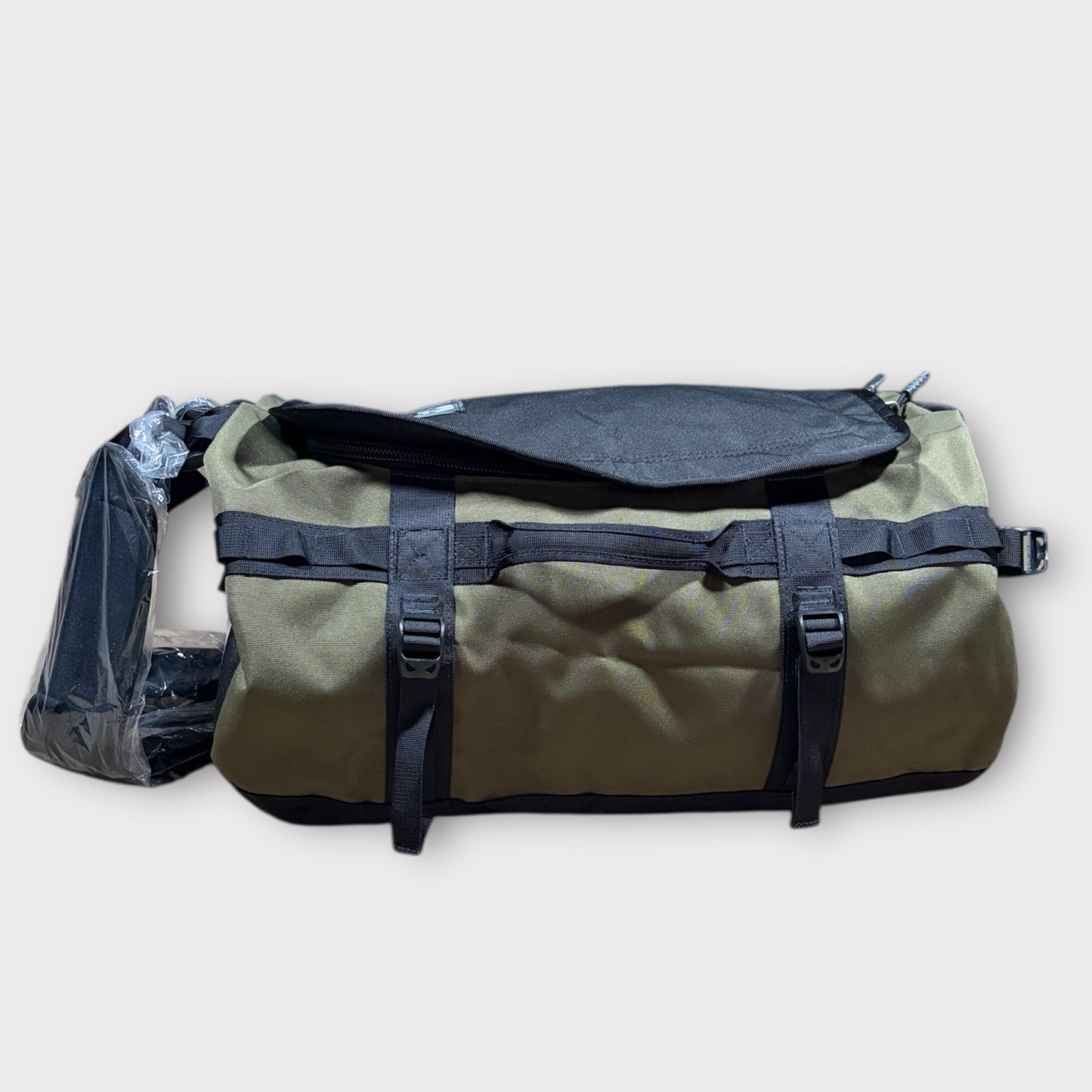 THE NORTH FACE GILMAN DUFFEL BAG