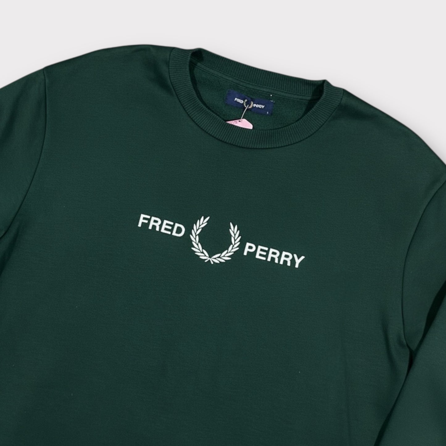 FRED PERRY EMBROIDERED SPELLOUT SWEATSHIRT (L)
