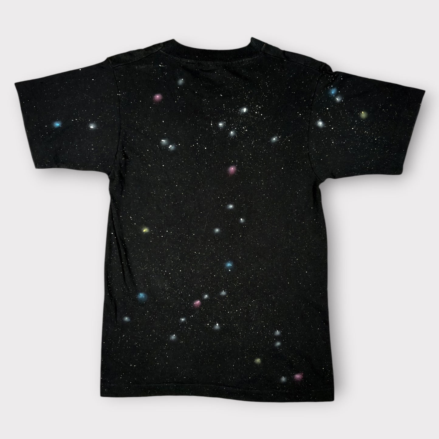 UNIVERSAL STUDIOS HOLLYWOOD x FRUIT OF THE LOOM | 1990s SINGLE STITCH GALAXY PRINT BLACK TEE (S)