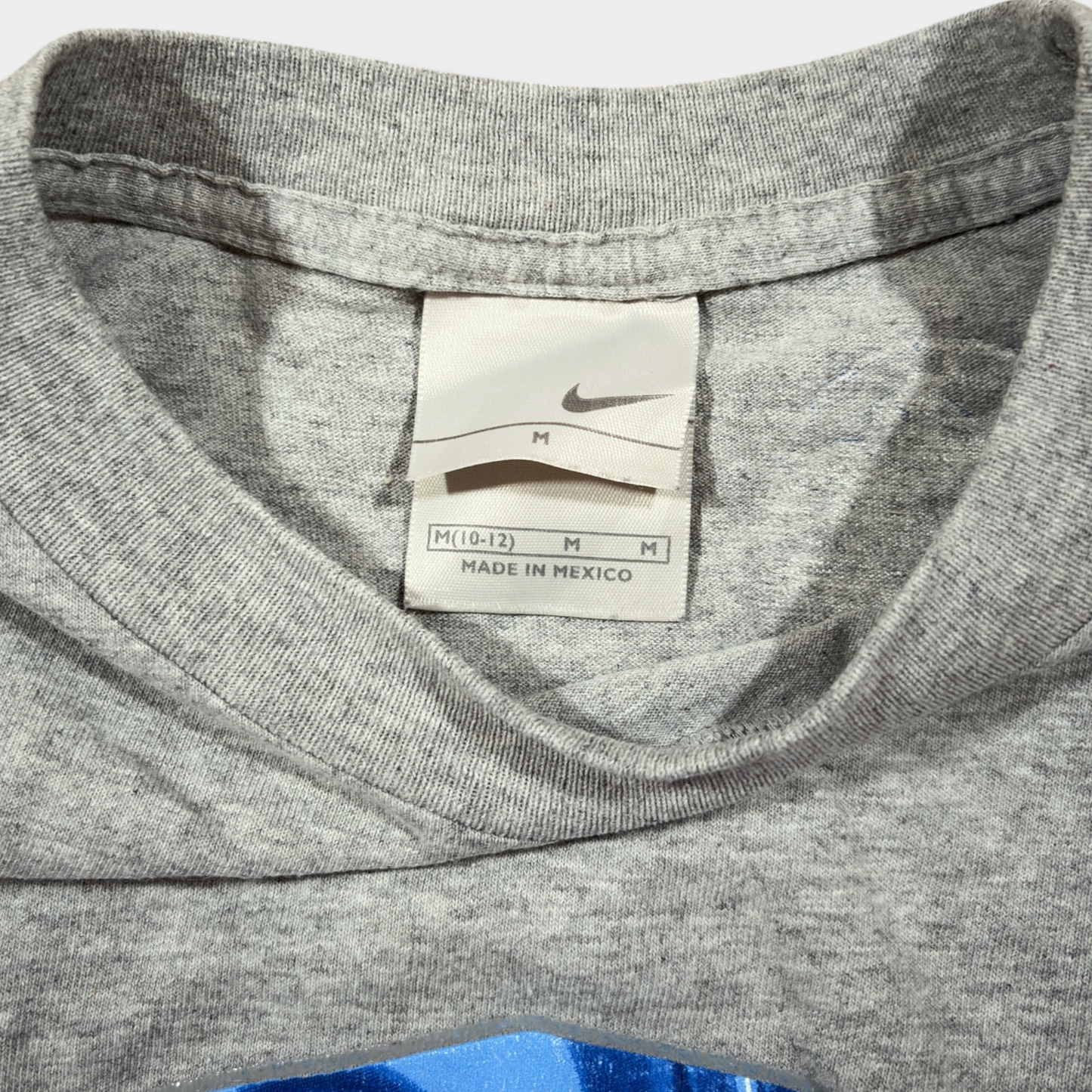 NIKE | 2000s VINTAGE GREY LONG SLEEVE BASKETBALL GRAPHIC TEE (M YOUTH)