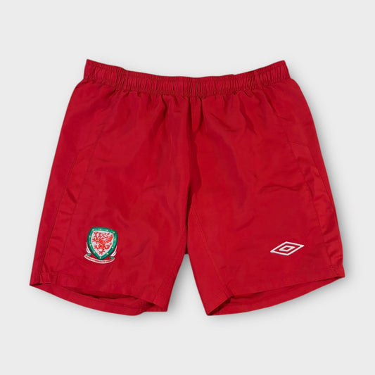 UMBRO | 2010-2011 WALES FOOTBALL SHORTS (S)