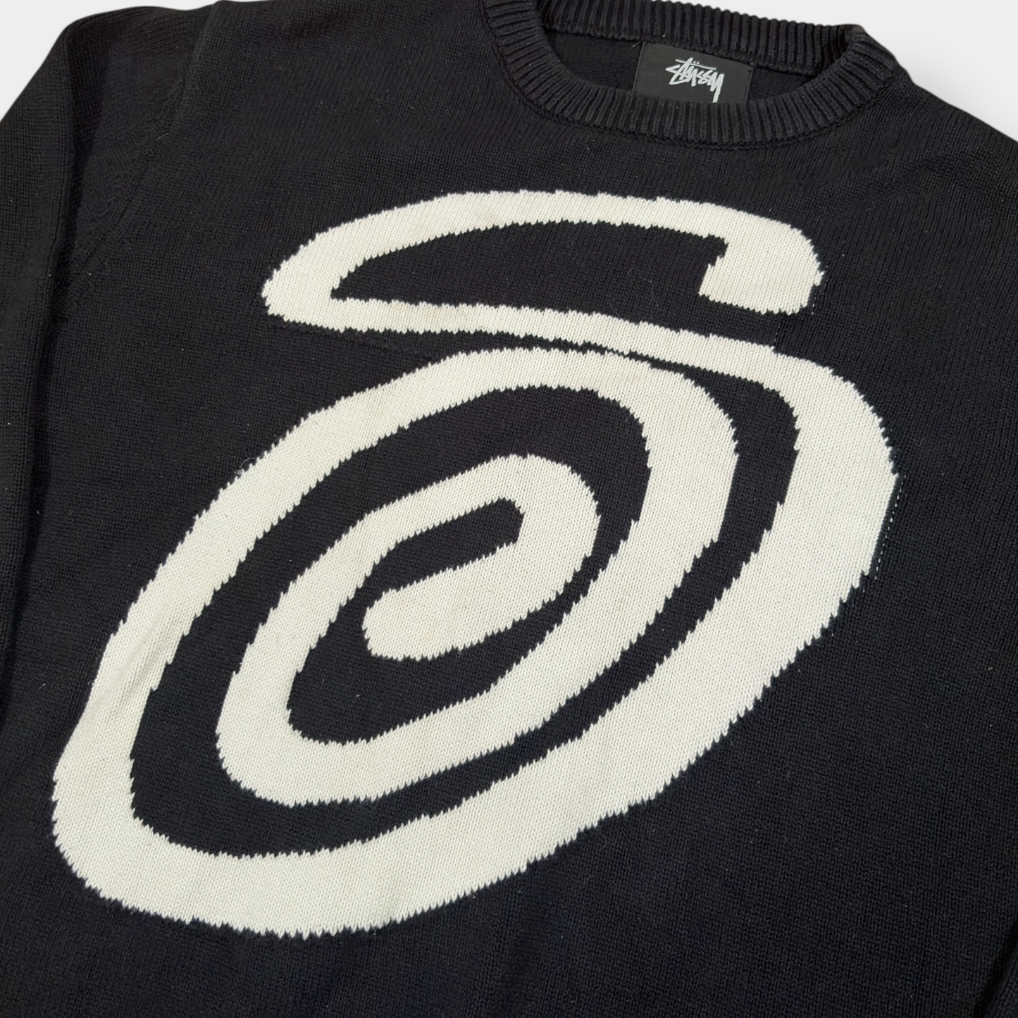 STUSSY | RARE BLACK KNITTED 'CURLY S' JUMPER (M)