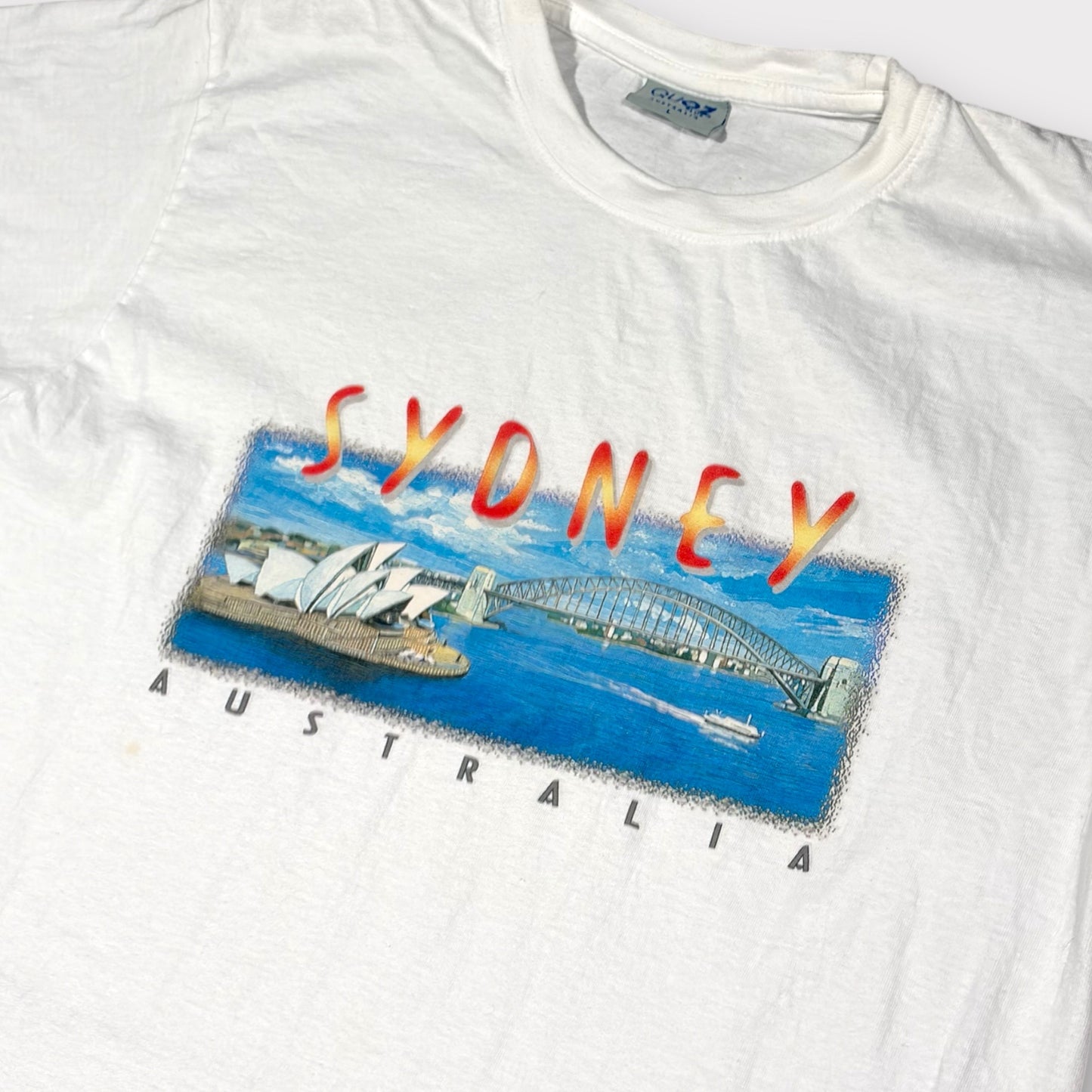 QUOZ | VINTAGE SYDNEY AUSTRALIA GRAPHIC TEE (L)