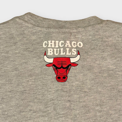 NBA x CHICAGO BULLS GRAPHIC PRINT SWEATSHIRT (S)