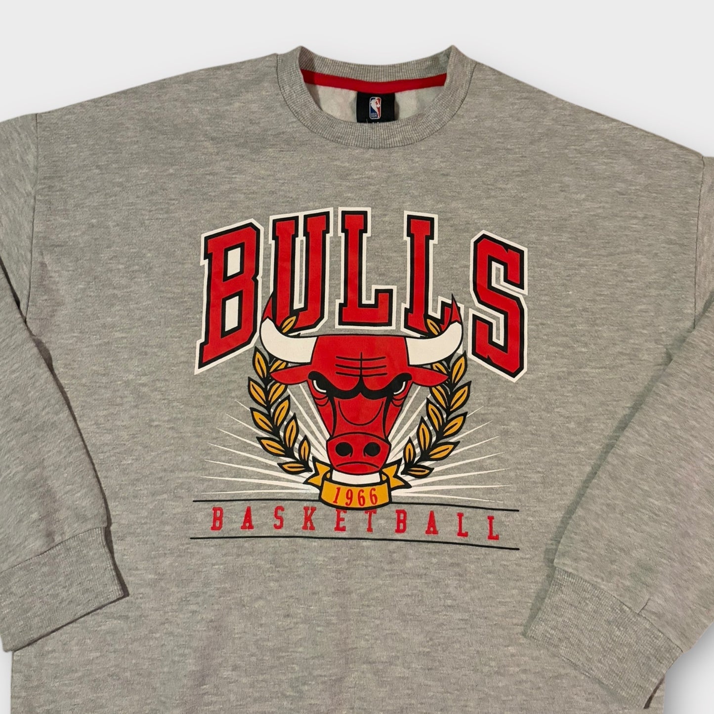 NBA x CHICAGO BULLS GRAPHIC PRINT SWEATSHIRT (S)