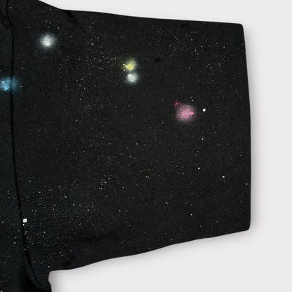 UNIVERSAL STUDIOS HOLLYWOOD x FRUIT OF THE LOOM | 1990s SINGLE STITCH GALAXY PRINT BLACK TEE (S)