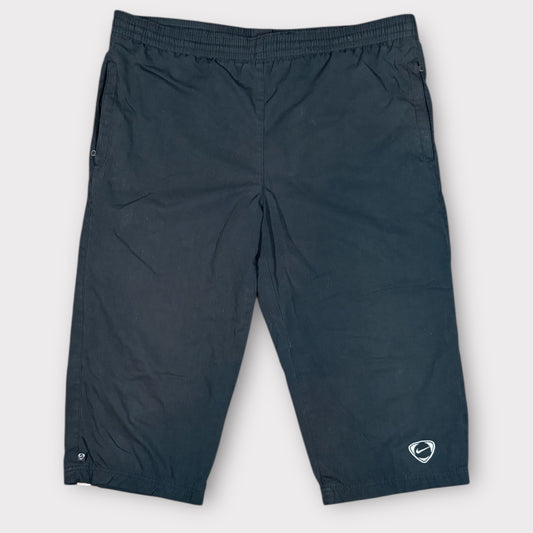 NIKE | Y2K VINTAGE 3/4 LENGTH SHORTS (M)
