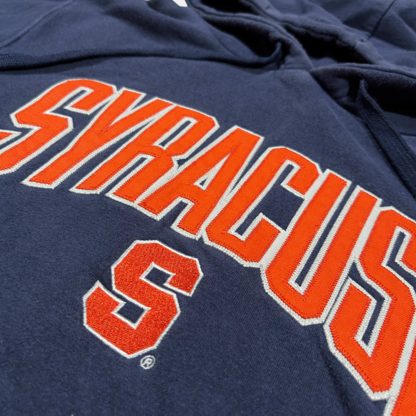 CHAMPION | VINTAGE SYRACUSE EMBROIDERED SPELLOUT HOODIE (S)