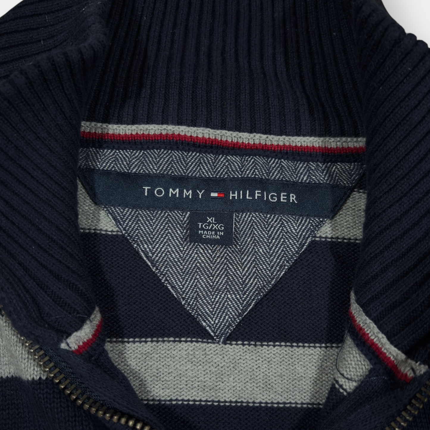 TOMMY HILFIGER | VINTAGE MULTICOLOUR STRIPED 1/4 ZIP (XL)