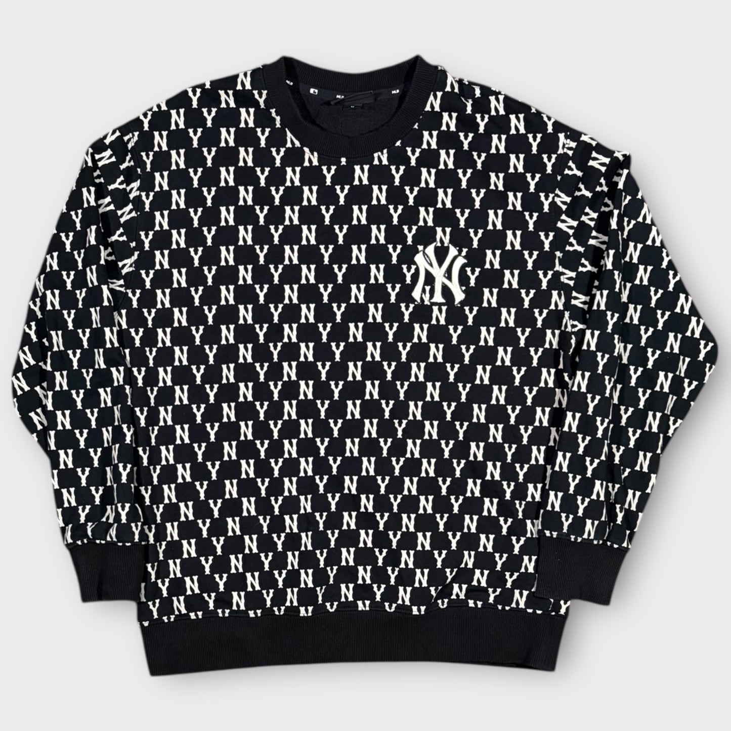 NEW YORK YANKEES MONOGRAM SWEATSHIRT (M)