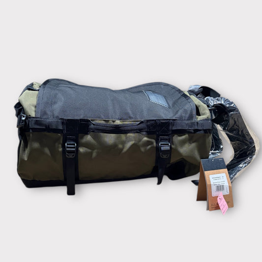 THE NORTH FACE GILMAN DUFFEL BAG