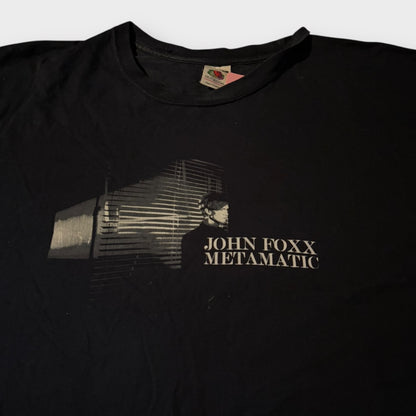 FRUIT OF THE LOOM | 1980 JOHN FOXX METAMATIC GRAPHIC TEE (XL)
