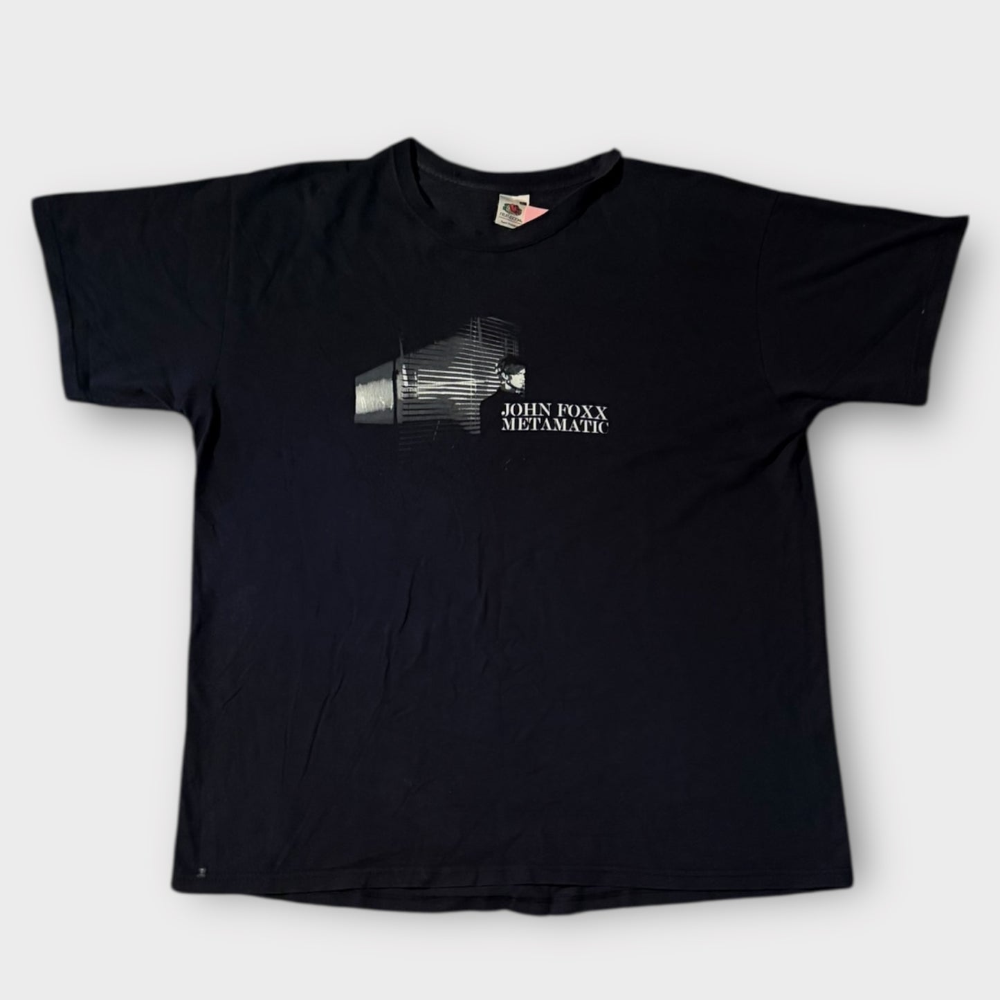 FRUIT OF THE LOOM | 1980 JOHN FOXX METAMATIC GRAPHIC TEE (XL)