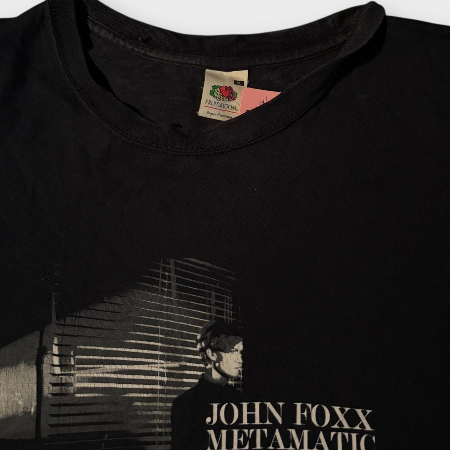FRUIT OF THE LOOM | 1980 JOHN FOXX METAMATIC GRAPHIC TEE (XL)