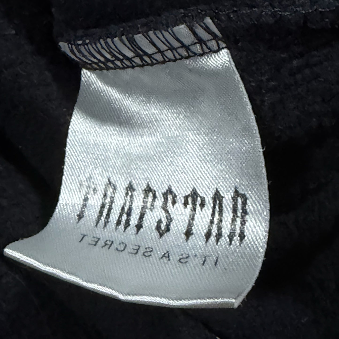 TRAPSTAR GRAPHIC BARCODE HOODIE (L)