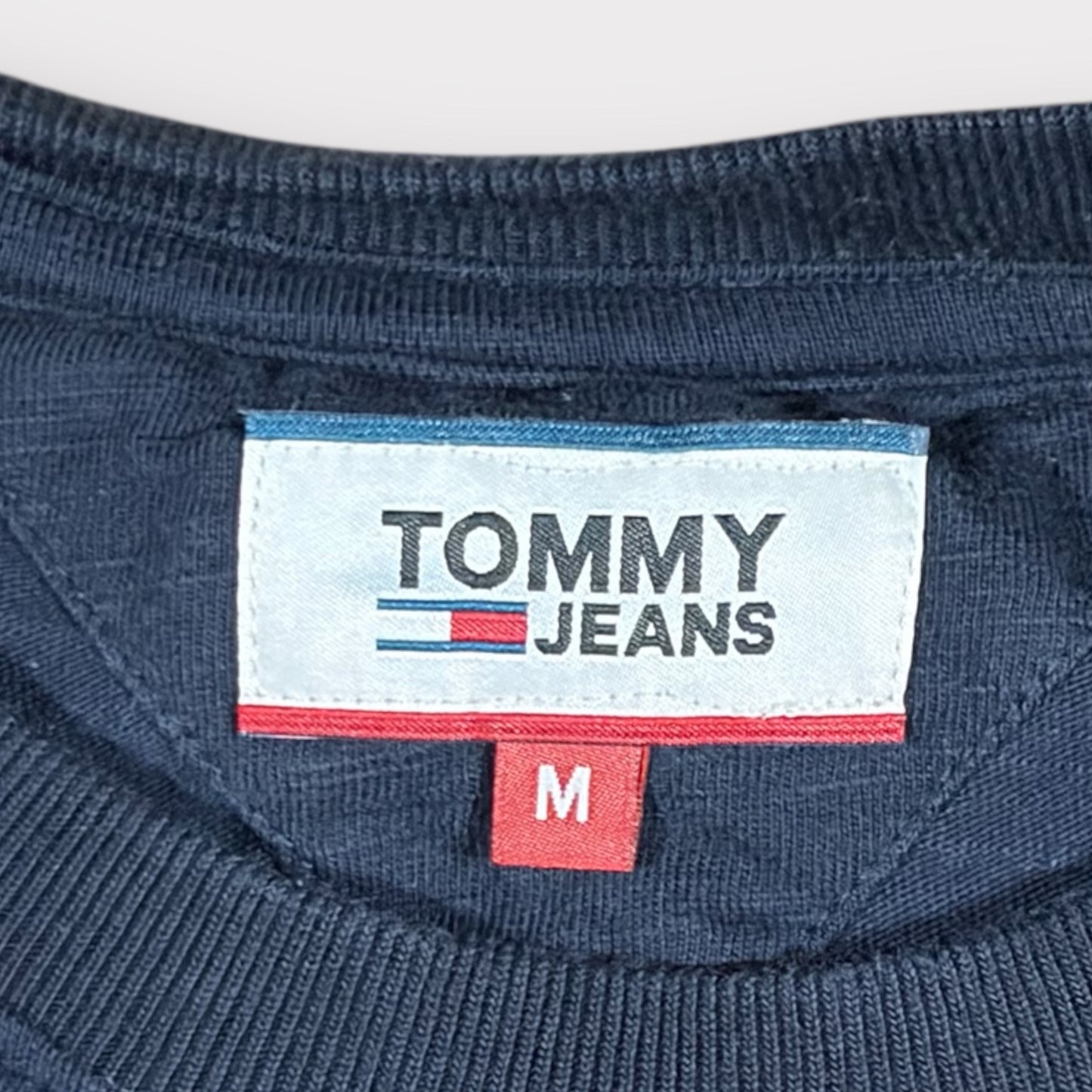 TOMMY JEANS LONG SLEEVE TEE (M)