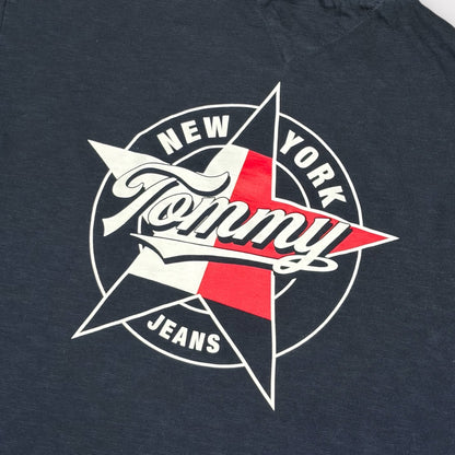 TOMMY JEANS LONG SLEEVE TEE (M)